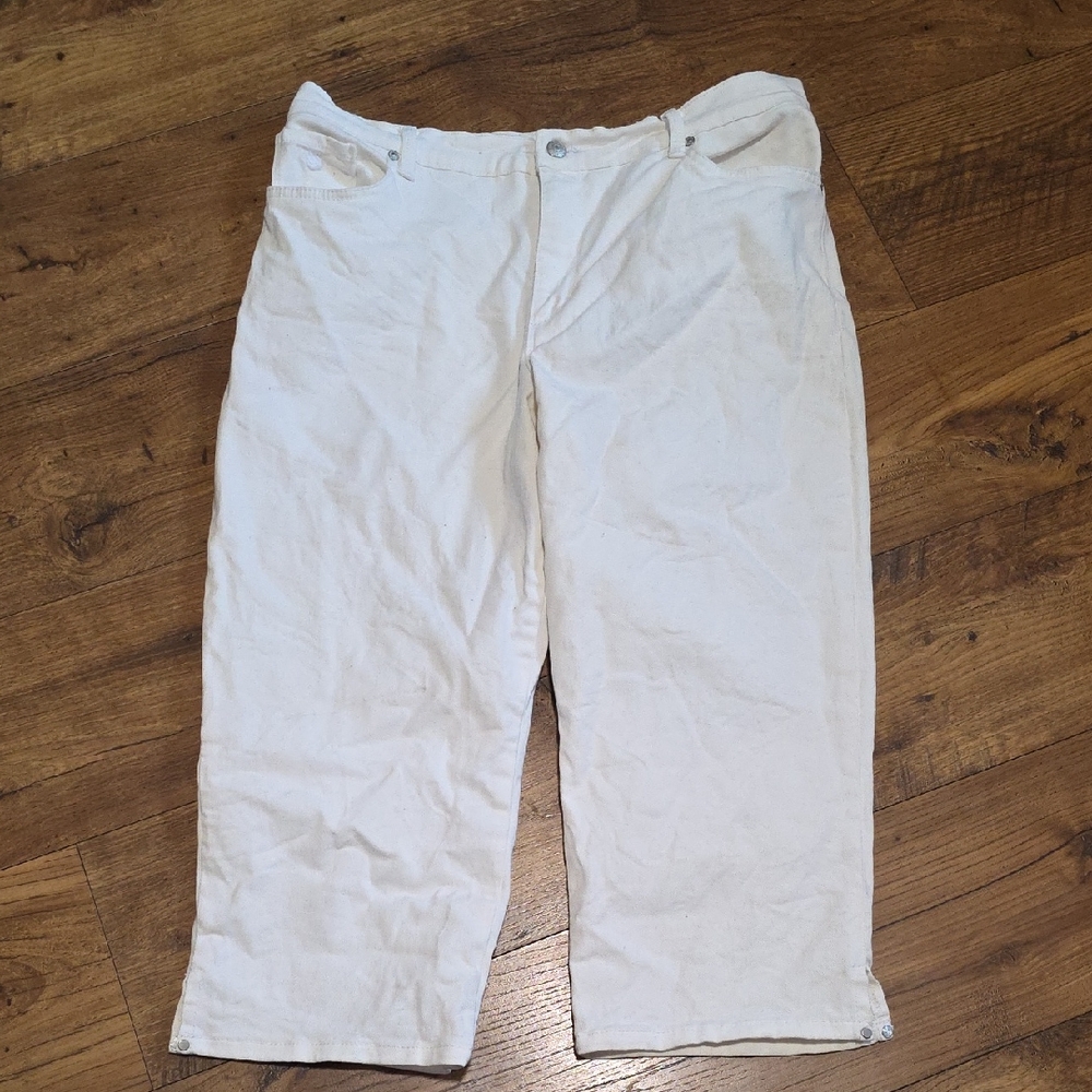 Gloria Vanderbilt White Amanda Capri Jeans